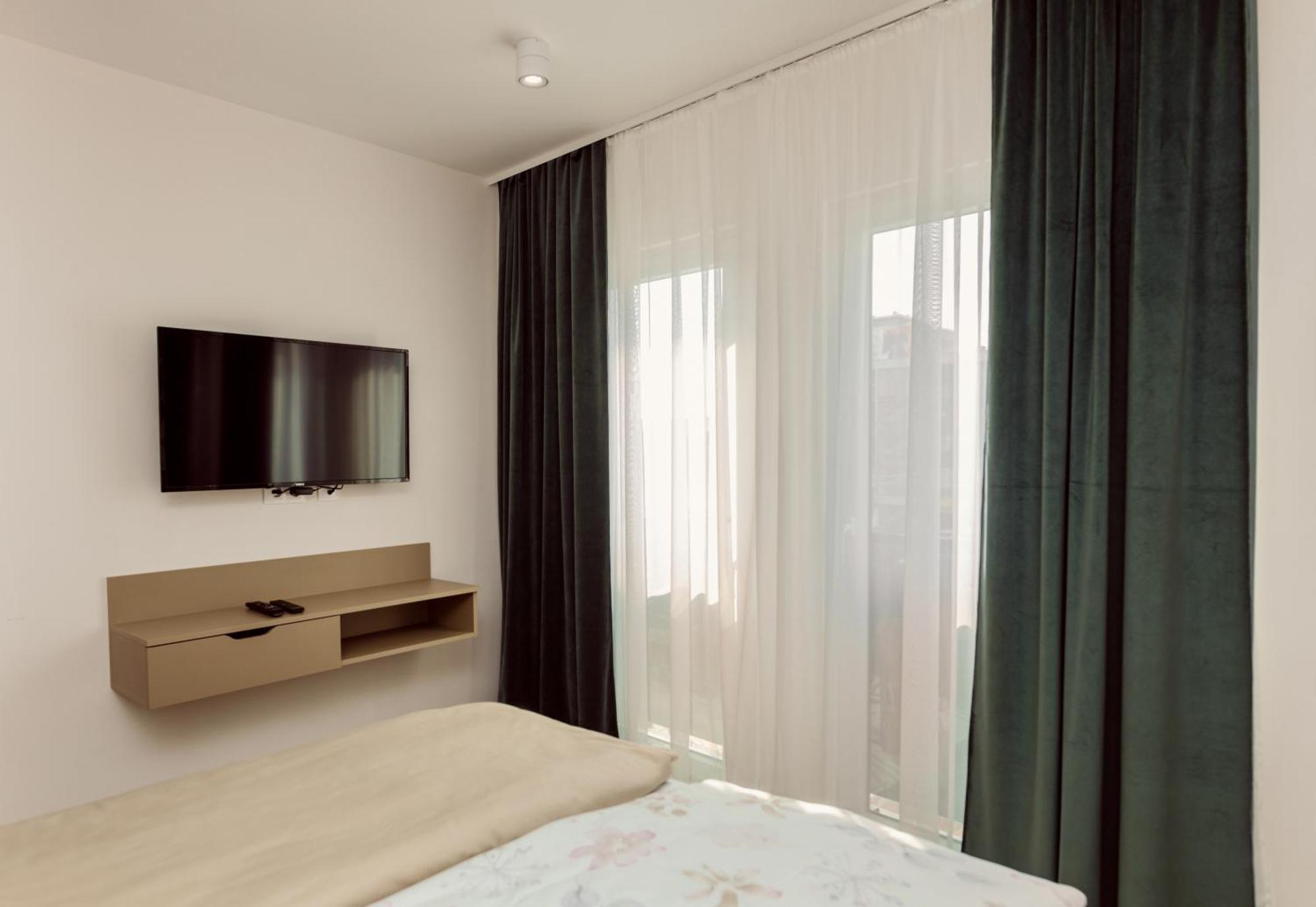 Hotel Marina Home Приєдор Екстер'єр фото
