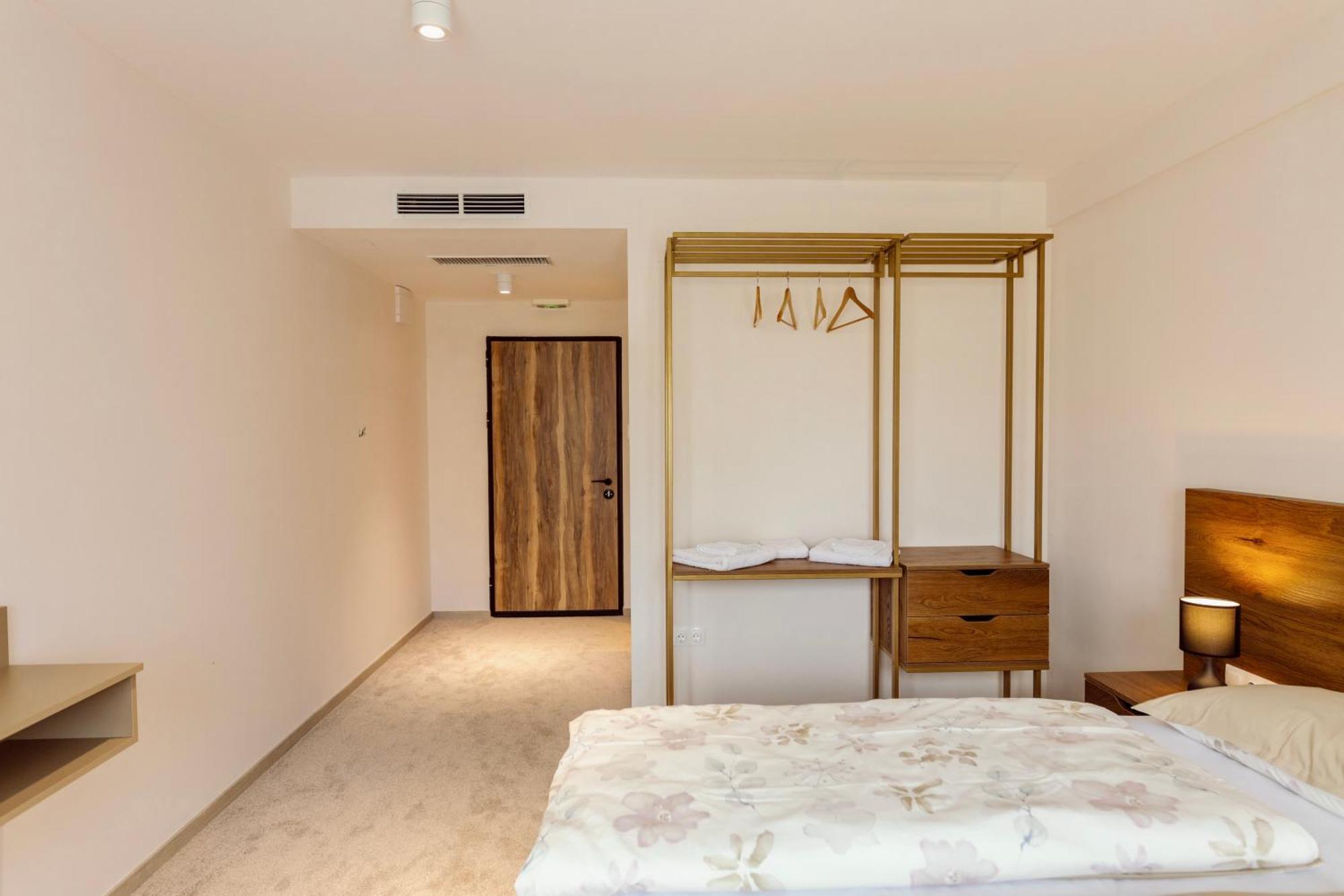 Hotel Marina Home Приєдор Екстер'єр фото